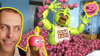 10,000 cupcakes vs real fnaf chica.