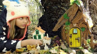КТО ВНУТРИ ??? НАШЛА Маленький ДОМ. Как Алиса В Стране Чудес . Видео для детей