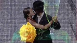 MATRIMONIO DE AMOR. Композитор Поль Де Сенневиль, у рояля Ричард Клайдерман.