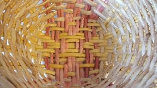 Плетение из газет декоративная тарелка мастер класс  weaving newspapers periódicos de tejer