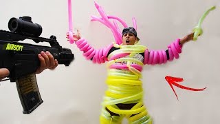 FIZ UMA ARMADURA DE BEXIGAS COLORIDAS