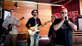 The Chicago Blues Master Martin Lang chills out in Kouvola, Pub 23