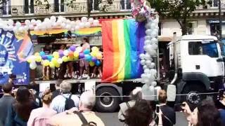 GAY PRIDE 2016 PARIS MARCHE DES FIERTES LGBT