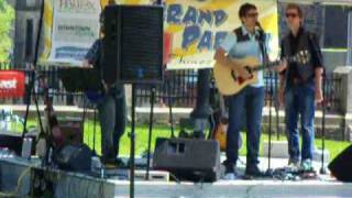 united breaks guitars live 2009