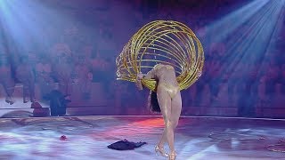 Circus  The gymnast with hoops | Цирк  Гимнастка с обручами