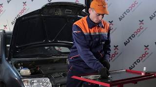 Cómo cambiar las luces delanteras en SKODA FABIA 6Y [INSTRUCCIÓN]