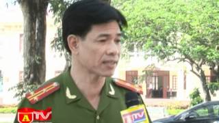 Báo An ninh Thủ đô trao quyết định nuôi con liệt sĩ ở Hải Dương