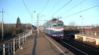 Электровоз ЧС7-011 с фирменным поездом "Янтарь"