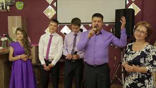 Песня на свадьбе от родителей и родных. Трогательно и душевно спели)
