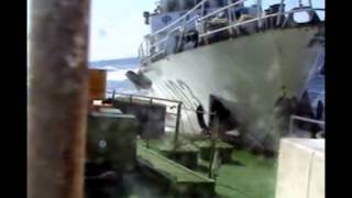 Video Hình ảnh tàu Trung Quốc đeo bám, đâm gãy vụn lan can tàu Việt Nam