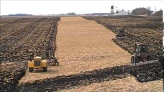 International 4300 and quadtrac tractors plowing