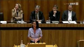 Eine Regierung muss ihre Versprechen halten. Bildung fördern! Wehrpflicht abschaffen!