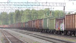 Выцветший электровоз ВЛ80С-1168/1020 с грузовым поездом