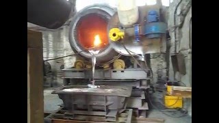 Печь для плавки алюминия  Слив металла