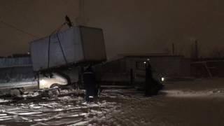 Установка будки на ГАЗель при помощи манипулятора