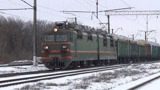Электровоз ВЛ80С-1702 с грузовым поездом