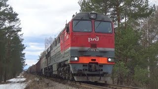 Тепловоз 2ТЭ116УД-040 с грузовым поездом и с приветливой бригадой:-)