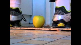 Nike Shox TL3 vs. Apfel