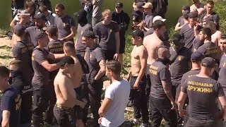 Активісти прорвалися до маєтку Льовочкіна після сутичок із поліцією