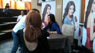 Maite Perroni (Firma de autógrafos)