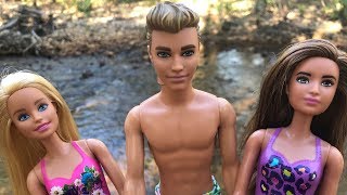 Barbie and Ken Dolls Swimming in the Creek Adventure!