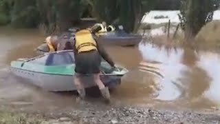 Southland residents coming together as clean-up after devastating floods begins
