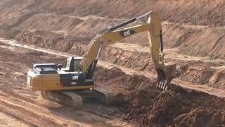 Cat 336D2 L moving clay