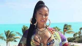 Nicki Minaj Exposes Her N@KED BOOB At Paris Fashion Week 2017 !!