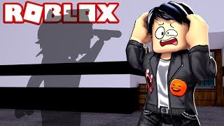 ADIVINA QUIEN ES LA BESTIA en FLEE THE FACILITY ROBLOX ?