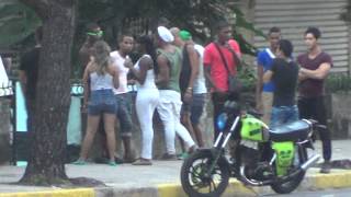 CUBA HABANA LO QUE NO DEBE HACER UNA CUBANA EN CALLE 23