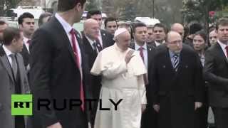 Turkey: Crowds flock to see Pope Francis arrive at Sultan Ahmed Mosque