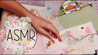 ?[ASMR BINAURAL]? PAPÉIS DE CARTA | Fala suave, sons de plástico e papel ~Vídeo para Relaxar