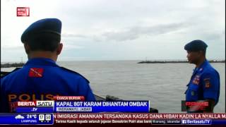 Kapal Nelayan Karam Dihantam Ombak di Indramayu