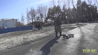 МЕГА ПОЗИТИВНАЯ БАБУЛЯ-МОДЕЛИСТ :)