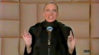 Loretta Goggi imita Mina e R.Cocciante