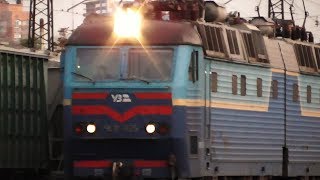 ЧС8-025 с поездом №43 и с новым вагоном в составе
