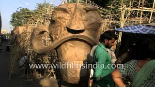 Preparing effigy of Ravana for Dussehra festival in Delhi