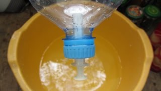 Проверяем самодельный ручной умывальник из бутылки и шприца:)