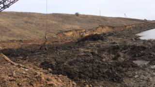 Драглайн ЭО-4112 и болотный бульдозер очищают пруд в Калуге