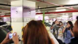 หมาก ปริญ - ช่วยเลื่อนรถ หลังเลิกงานเปิดวิกบิ๊ก3 16/8/2556 (Mark Prin)