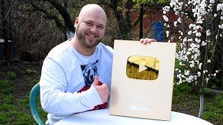ПОЛУЧИЛ ЗОЛОТУЮ КНОПКУ ОТ YOUTUBE! ИЗ ЧЕГО ОНА И СКОЛЬКО ВЕСИТ?!