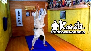 Как научиться ходить на руках акробатика гимнастика киокусинкай / How to learn to walk on his hands