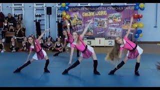 Школьницы-модницы