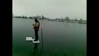 Рыбалка на тонком льду.