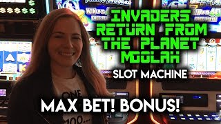 MAX BET BONUS! Invaders Return From The Planet Moolah Slot Machine!