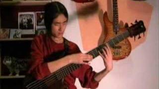 6-String Bass tapping Moni.H