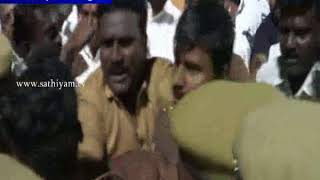 Dinakaran supporters attack OPS loyalists at Madurai airport
