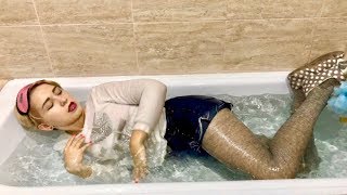 ВАННА В ОДЕЖДЕ / BATH WITH CLOTHES / МОКРАЯ МАХРОВАЯ ПИЖАМКА / WAM