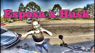 Canal do Coruja - Colocando a esposa pra acelerar minha moto - Motovlog Comic.