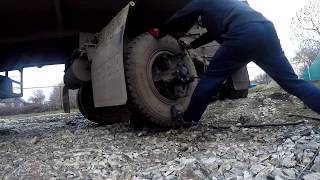 МЕНЯЮ КОЛОДКИ И ПОДШИПНИКИ НА ПРИЦЕПЕ